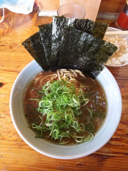 「朝ラー  のり５枚  固め濃いめ多め」@横浜ラーメン 武蔵家 大井町店の写真