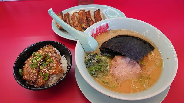 「サービスセットC 970円」@ラーメン山岡家 鶴ヶ島店の写真