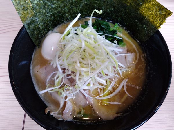 「歩輝勇らーめん並(1000円)」@極濃家系ラーメン 歩輝勇 センター北店の写真