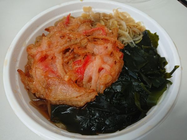 「【テイクアウト】紅生姜天そば 430円」@名代 富士そば 志木店の写真