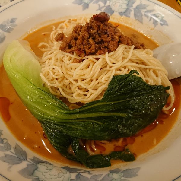 「冷やし担々麺大盛960円、半ライス餃子セット310円」@中国ラーメン 揚州商人 市川二俣店の写真