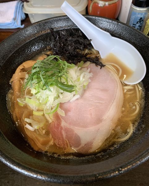 「鷄濃麺・醤油+和え麺」@濃麺 海月の写真
