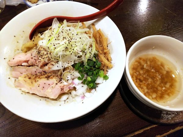 「煮干し香る油そば（別皿ニンニクアブラ付き）」@立ち呑み居酒屋 金町製麺の写真