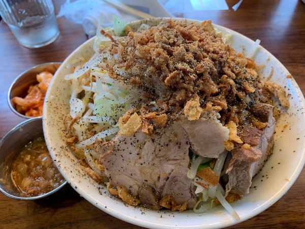 「汁なしチーズキムチ300」@ラーメン荘 歴史を刻め 新栄店の写真