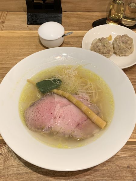 「白醤油らーめん750円 肉焼売300円」@清湯豚骨白醤油拉麺 LABO麺の写真
