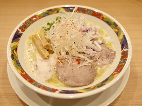 「鶏白湯らーめん…780円‬」@麺屋すずきの写真