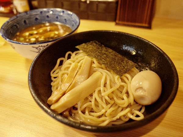 「つけ麺 味玉入り…900円‬」@豆天狗 本店の写真