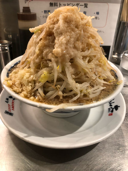 「らーめん並、ニンニク多め、野菜マシマシ、脂マシマシ」@らーめん大 竹ノ塚店の写真