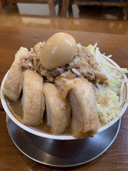 「ラーメン中盛　豚増し　味玉　野菜マシ　アブラ」@麺屋 櫻弐の写真