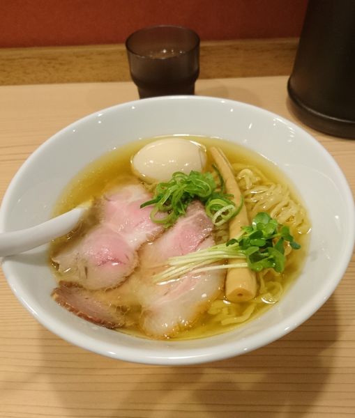 「味玉白醤油ラーメン 手もみ麺」@地鶏らーめん とりじの写真