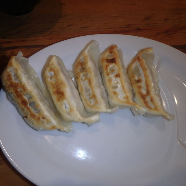 「大ラーメン800円うずら100円餃子300円生ビール500円」@横濱家系ラーメン ちとせ家の写真