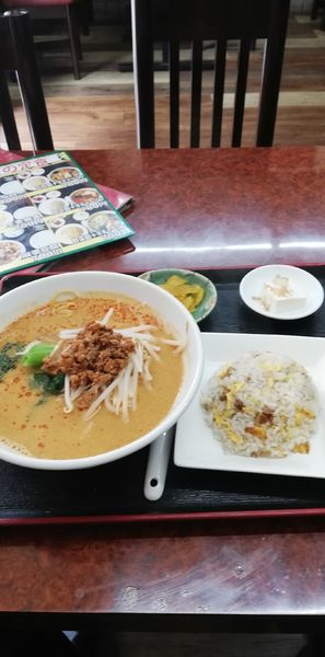 「担々麺＋半チャーハン　780円」@福門飯店の写真