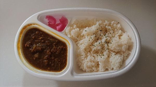 「（テイクアウト・期間限定）チキンカレー　２００円　※」@炭火焼き鳥 とさか 八潮店の写真
