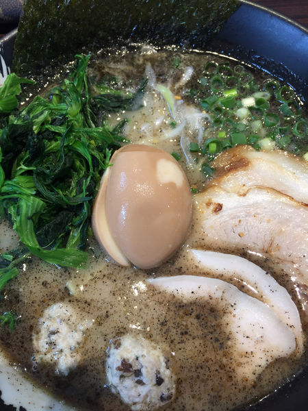 「纏ラーメン 黒」@らうめん 纏の写真