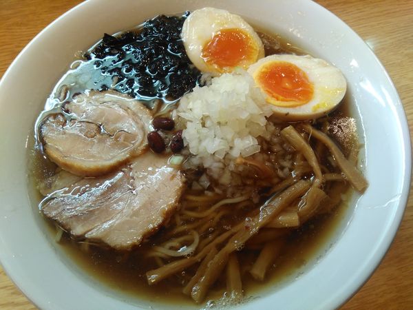 「醤油らーめん¥680＋味玉（クーポン）」@麺処 あずきの写真