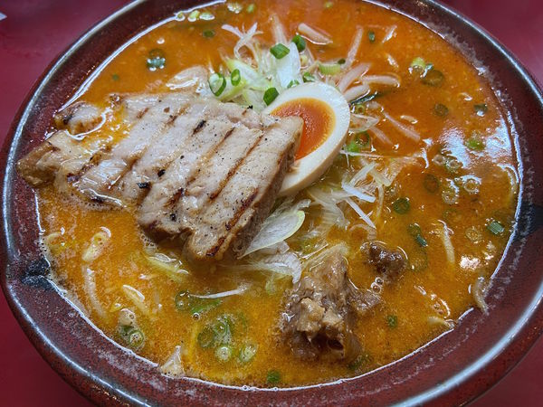 「満点辛味噌ラーメン＋炙りチャーシュー：880＋150円」@満天家 下栗本店の写真