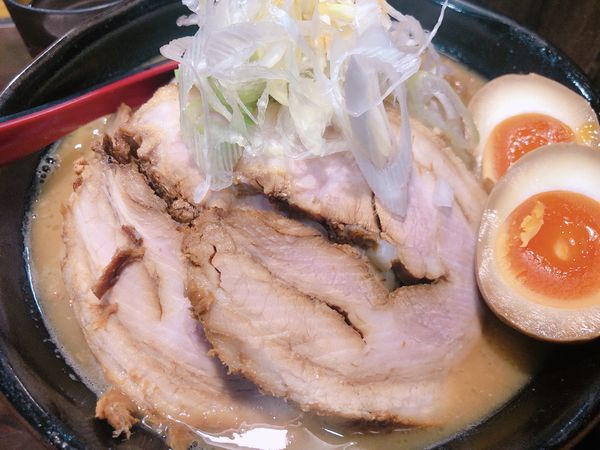 「味玉味噌チャーシュー」@麺処 花田 池袋店の写真