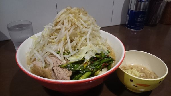 「大・辛ニラ・別皿アブラ(ヤサイマシマシカラメ)￥１０００」@ラーメン ゼンゼンの写真