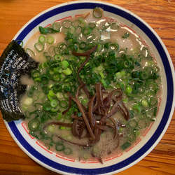 ねぎチャーシュー麺1050円＋替え玉130円。