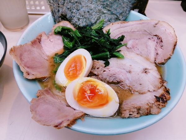 「ラーメン(中盛り) のり チャーシュー 味玉 半ライス」@横浜家系ラーメン田中の写真