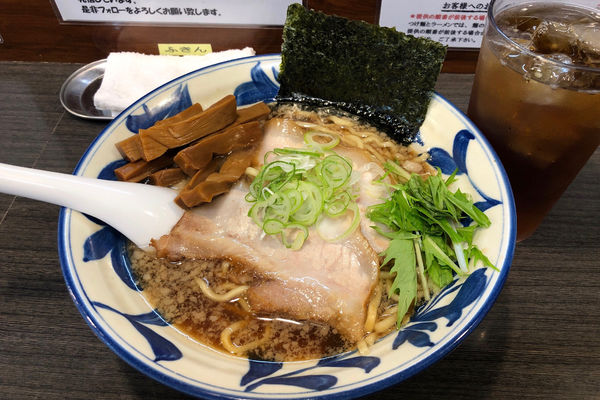 「醤油ラーメン(並)780円+メンマ100円」@ラーメンつけ麺 奔放の写真