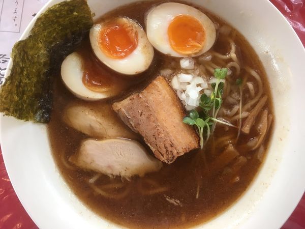 「醤油ラーメン 700円(味玉+80円)」@居食屋かぶきの写真