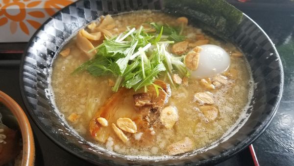 「にんにくラーメン」@ラーメン信長の写真