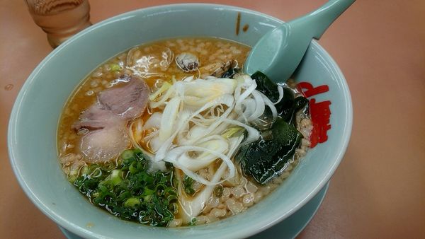 「海老薫る濃厚あさり醤油ラーメン」@ラーメン山岡家 熊谷店の写真