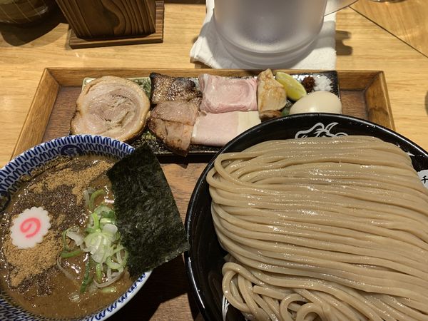 「つけ麺特盛　特製トッピング」@中華蕎麦 とみ田の写真