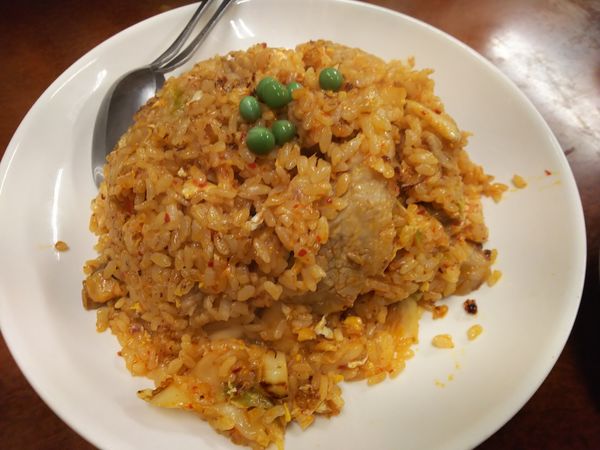 「【期間限定】豚キムチチャーハン　780円」@とんとん餃子 華苑飯店の写真