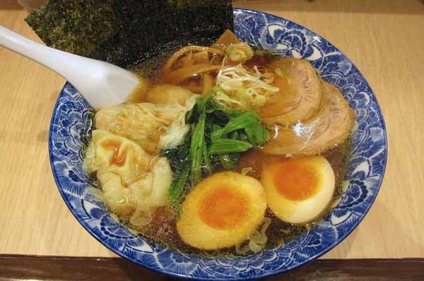 「特製らーめん　750円」@肉厚わんたん麺と手作り焼売 ら麺亭 浅草支店の写真