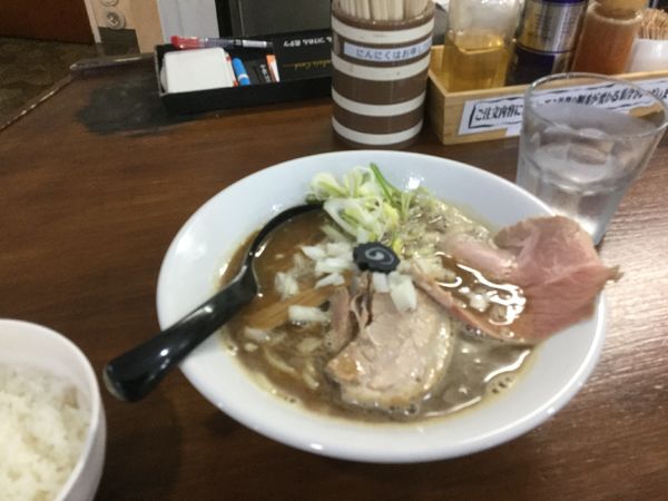 「肉煮干しらーめん（８００円）」@らーめん 虎テツの写真