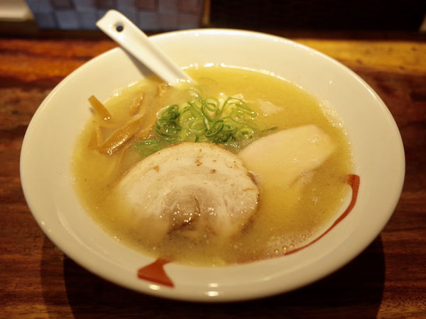 「鶏白湯らーめん…820円」@麺工房 弾 岐阜店の写真