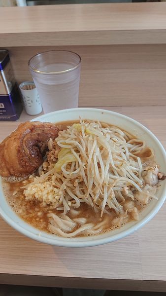 「ラーメン(400g)  野菜  ニンニク  油」@麺屋 味方の写真