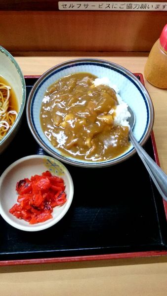 「カレー丼（そばとのセットで５５０円）」@新八の写真