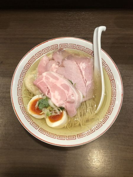 「特選ラーメン　白」@八咫烏の写真