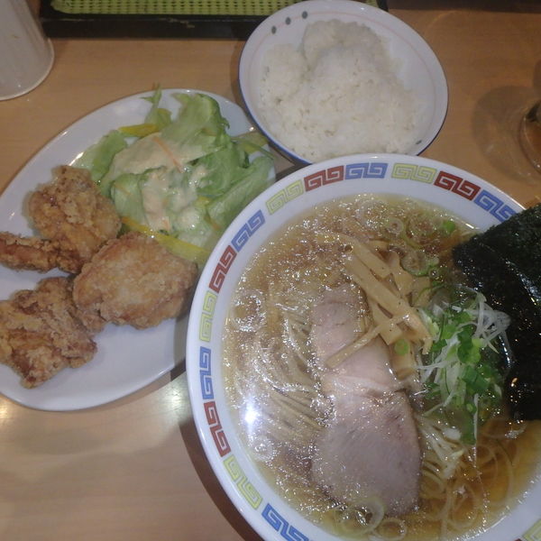 「あっさり魂麺セット1050円、ウーロンハイ400円」@魂麺の写真
