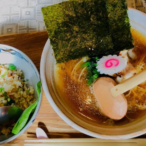 「支那そばと半チャーハン ¥926(税抜)」@中華食堂 かじ吉の写真