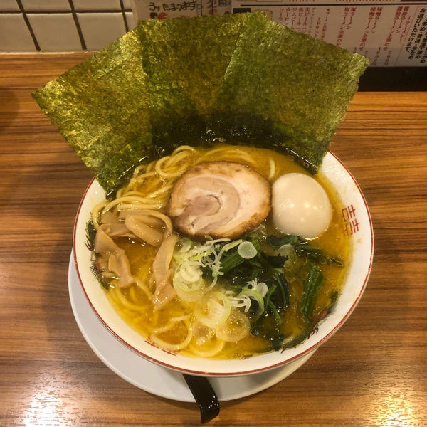 「醤油ラーメン　味玉」@横浜らぁめん 桜花  西口本店の写真