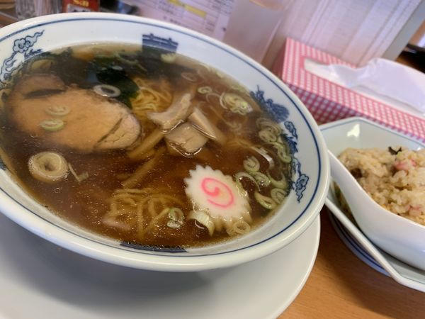 「半チャーハンとラーメン」@平和軒の写真