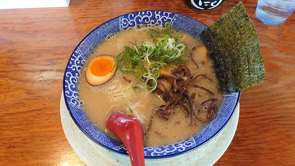 「博多豚骨全部のせ 770円 + 半ちゃんセット 200円」@博多ラーメン鶴亀堂 鶴ヶ島店の写真