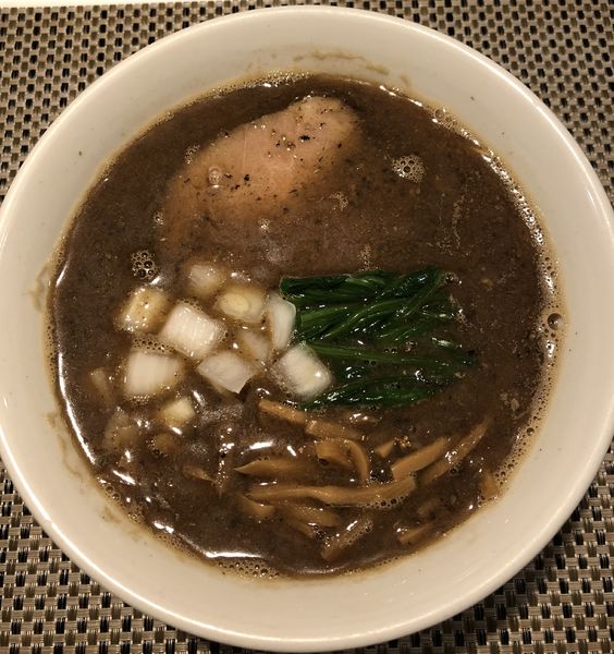 「焦がし煮干らぁめん(細麺)850円」@らぁめんや やしげるの写真