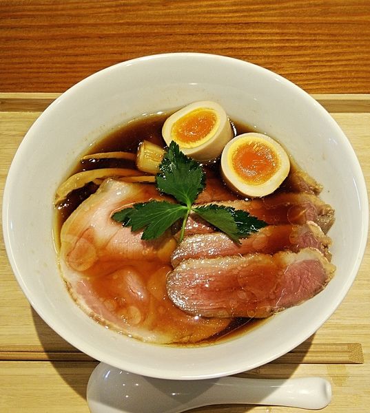 「熟成黒醤油 全のせ 1100円」@拉麺 ぶらいの写真