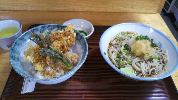 「ランチセット（冷おろしそば、金目鯛天丼）」@増田屋の写真