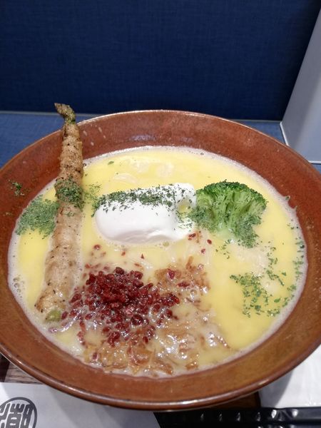 「白　鶏白湯そば　890円」@麺巧 潮の写真