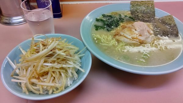 「サービスデー(1、1 )600円」@ラーメンショップ椿 新奥多摩街道店の写真