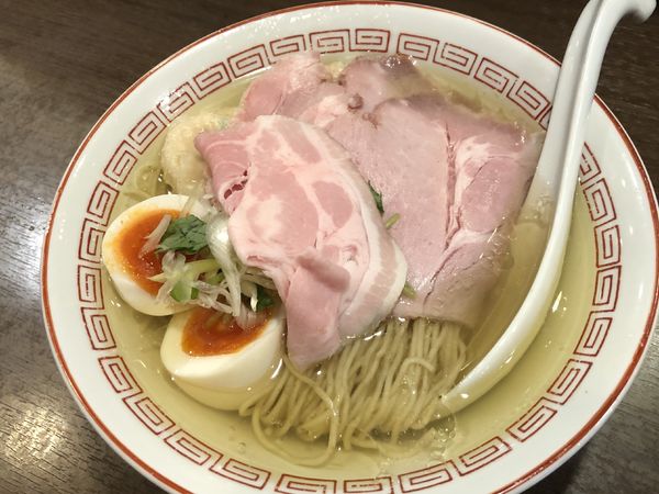 「特選ラーメン　白」@八咫烏の写真