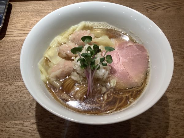 「いりこそば + ワンタン」@中華そば 麺壁九年 本店の写真