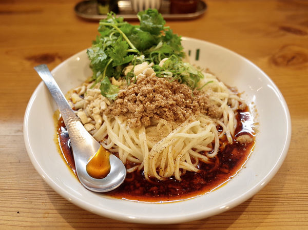 「汁なし黒酢担々麺…900円」@ラーメン イロドリの写真