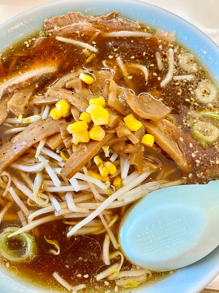 「醤油ラーメン600円+メンマ100円+チャーシュー1枚150円税」@サッポロラーメン羆 由良店の写真